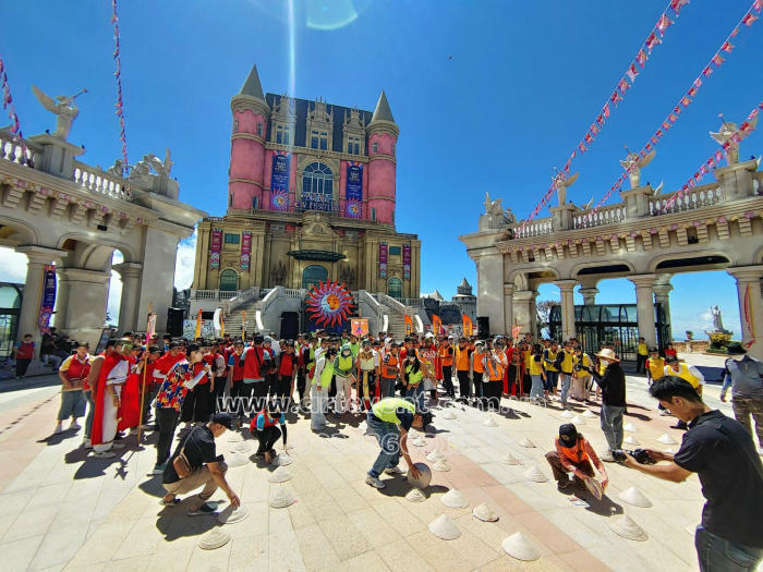 Amazing Race Ba Na Hills - Treasure Hunt Ba Na Hills