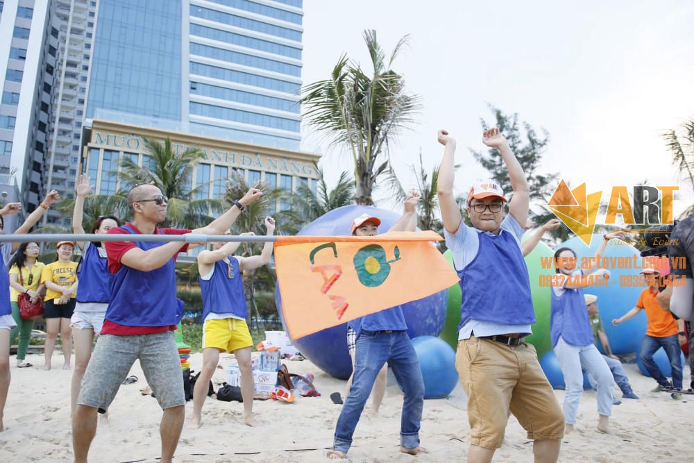 Teambuilding tổ chức tại bãi biển Mỹ Khê - Samsung Company 12.4