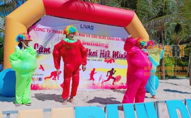 Tổ chức Team Building cho công ty Livas Đà Nẵng tại Biển Mỹ Khê